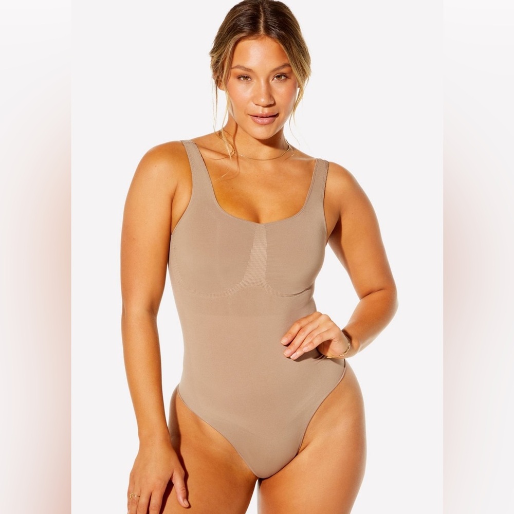 YITTY Nearly Naked Shaping Brief Seamless Beige Bodysuit